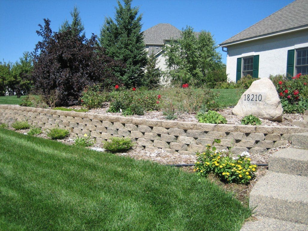 Keystone Garden Wall Lakeville - Pahl's Market - Apple Valley, MN