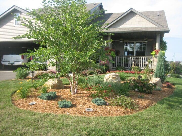 Front Yard Landscape Island Installed in Farmington - LanDscape 2006 13 720x540